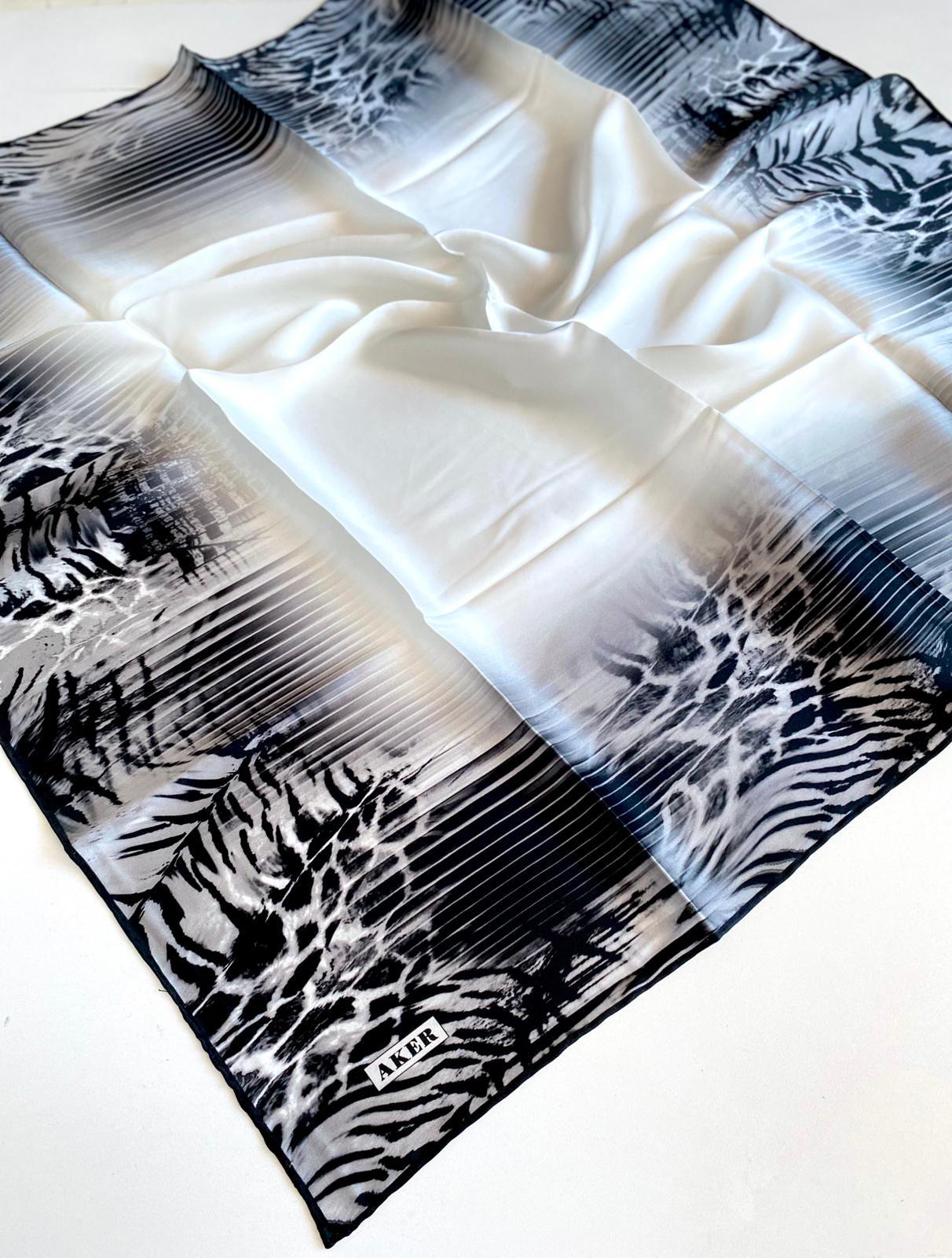 aker-tivil-ipek-esarp-8663713-912-4752-2de6d Aker Tivil İpek Eşarp 8663713-912 47520 Beyaz Leopar Desen - Görsel 1