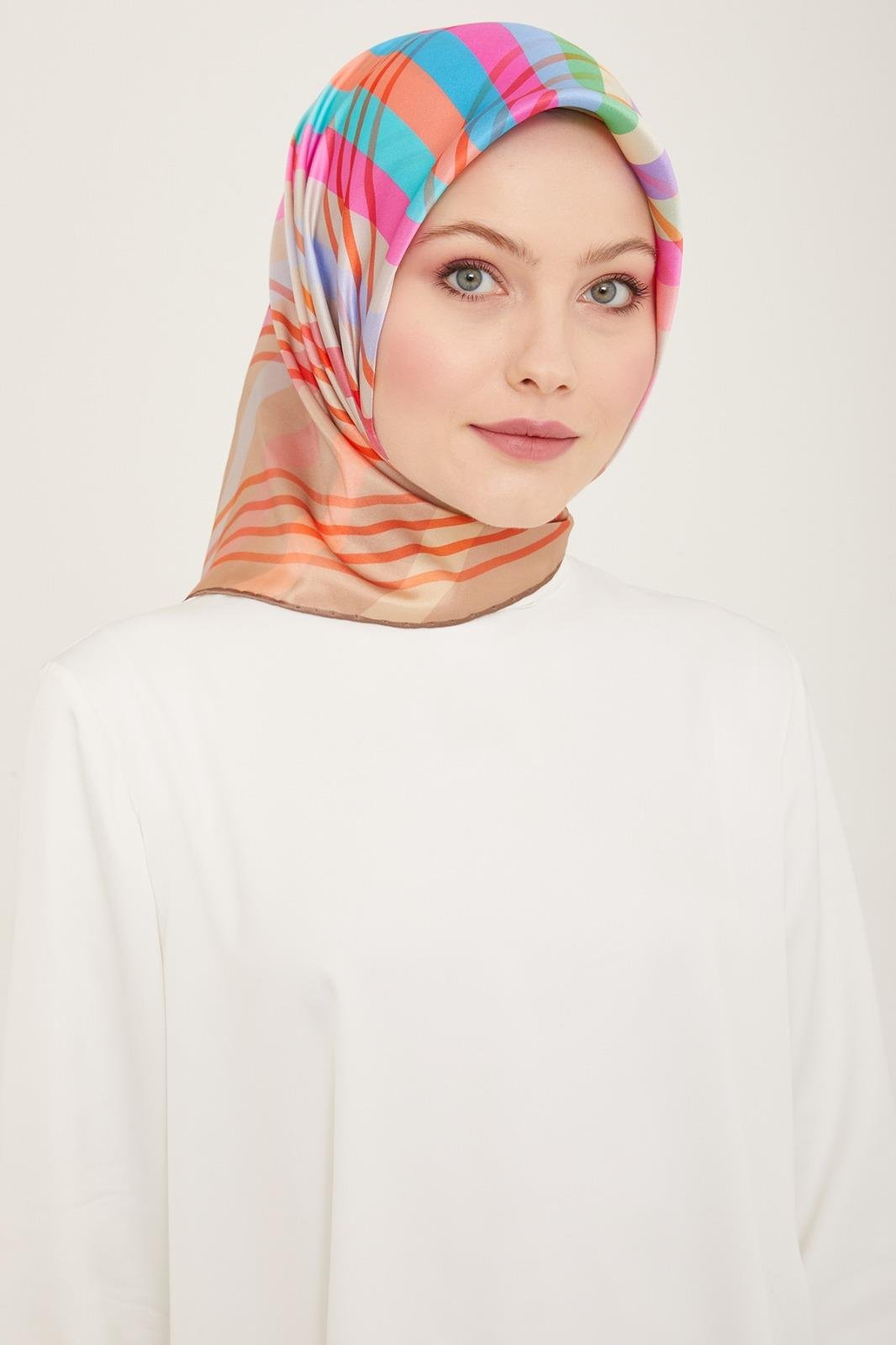 armine-bej-pembe-cizgi-desen-tivil-ipe-8-3af9 Armine Bej - Pembe Çizgi Desen Tivil İpek Eşarp 9107 - 05 - Görsel 1