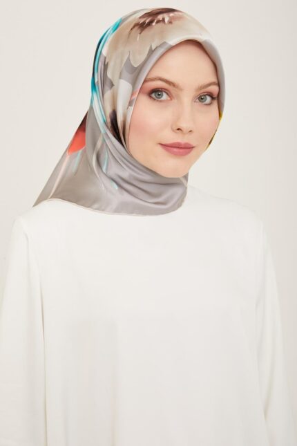 Armine Gri Çiçek Desen Sura İpek Eşarp 9105 - 82