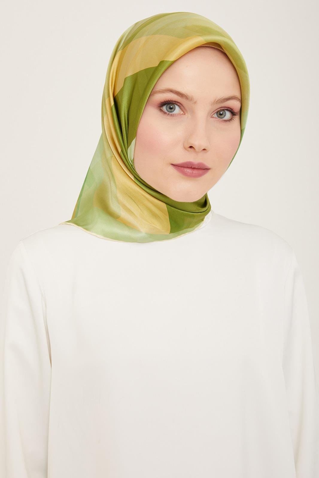 armine-haki-yag-yesil-geometrik-desen-8238b0 Armine Haki - Yağ Yeşil Geometrik Desen Tivil İpek Eşarp 9137 - 56 - Görsel 1