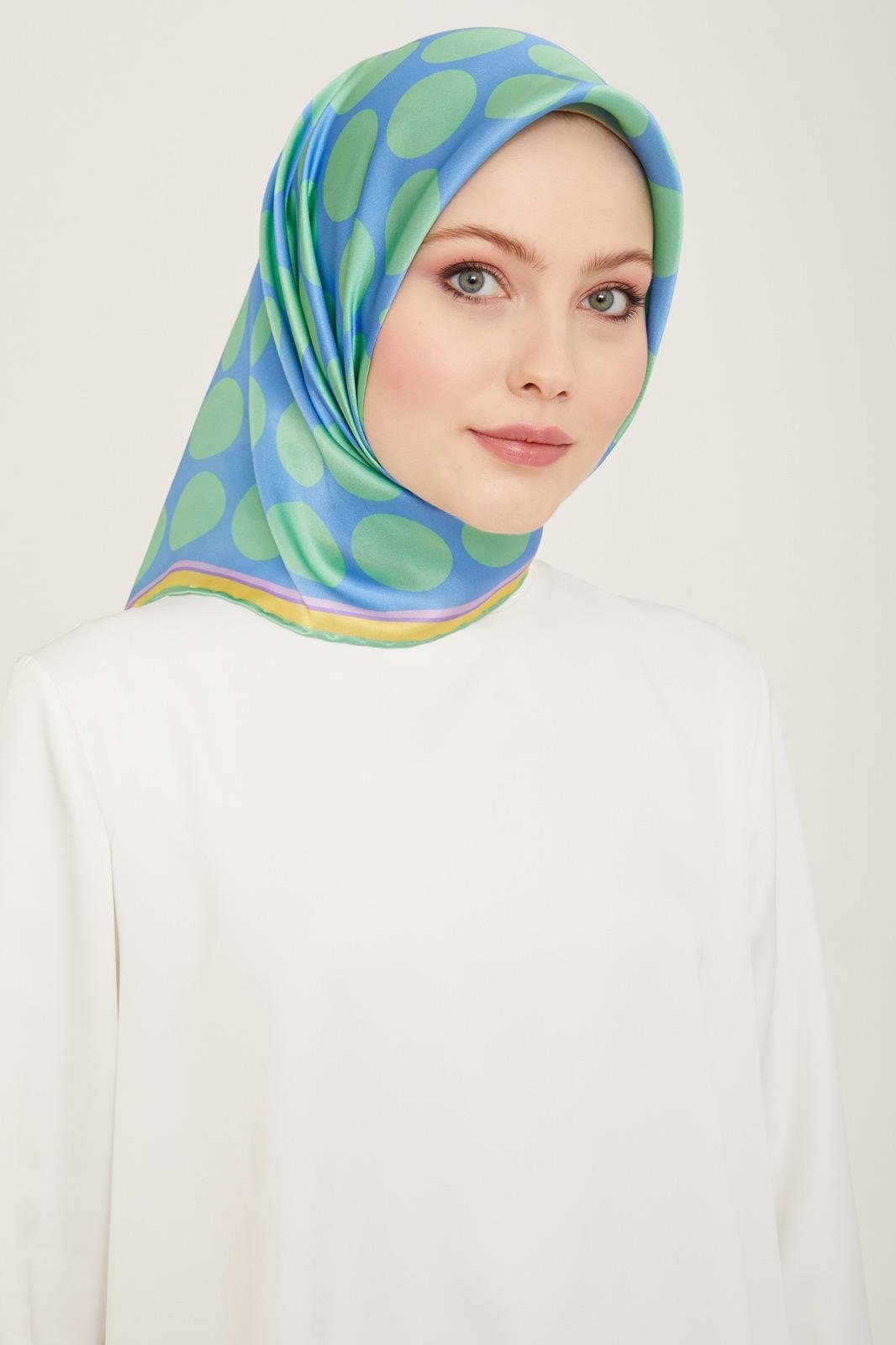 armine-havaci-mevi-soft-yesil-puantiye-eed-32 Armine Havacı Mevi - Soft Yeşil Puantiye Desen Tivil İpek Eşarp 9156 - 53 - Görsel 1