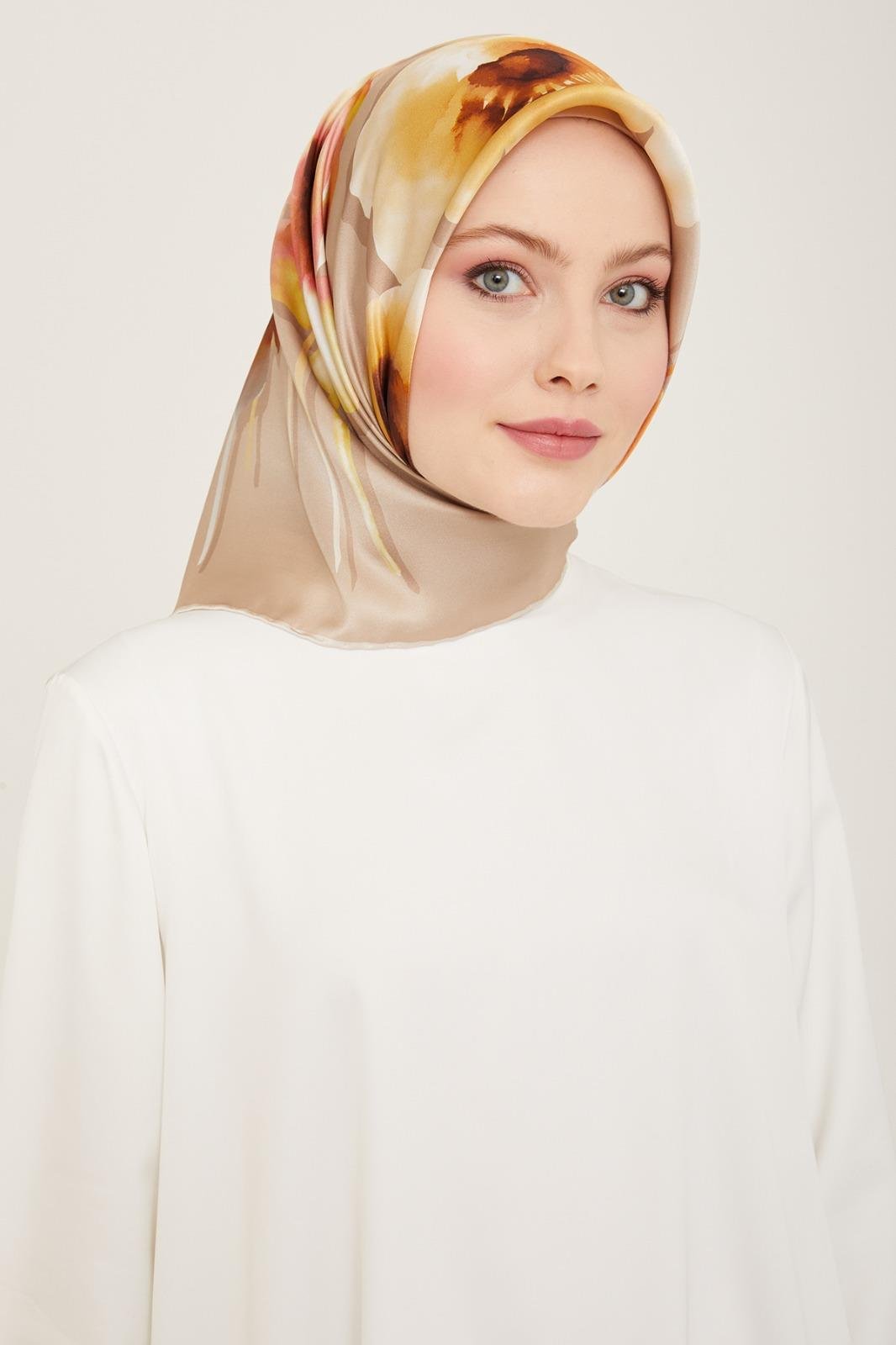 armine-koyu-tas-cicek-desen-sura-ipek-e5561 Armine Koyu Taş Çiçek Desen Sura İpek Eşarp 9105 - 33 - Görsel 1