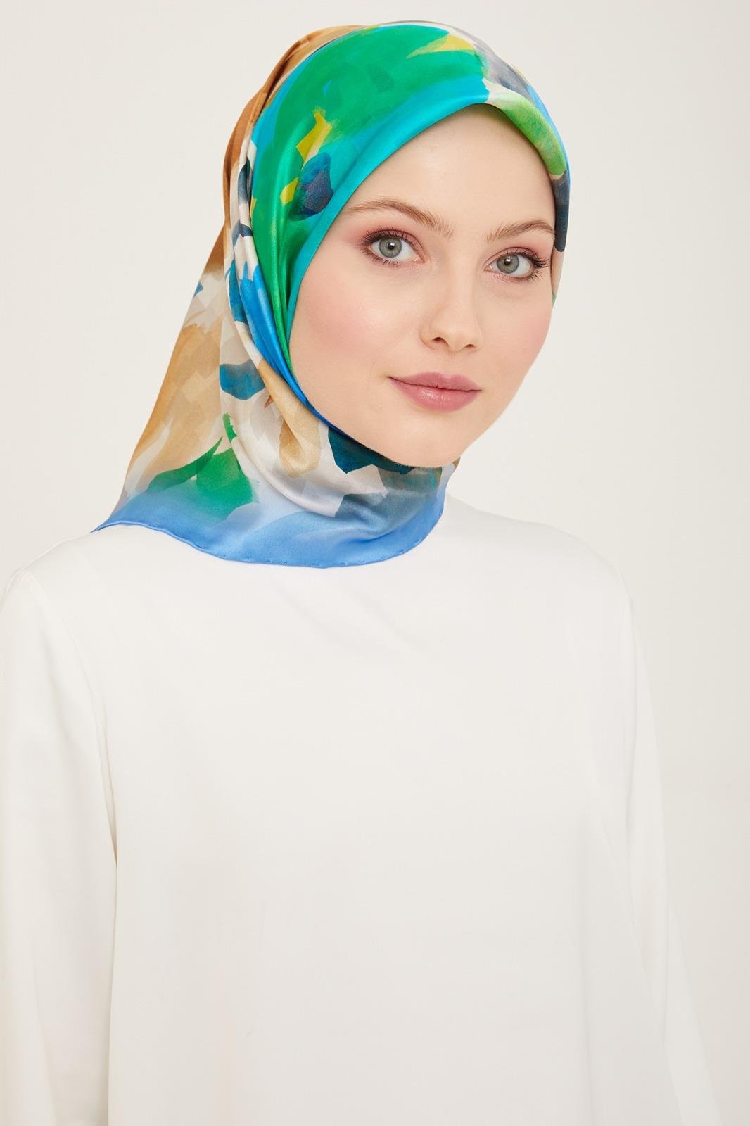 armine-mavi-batik-cicek-desenli-tivil-d6-b4e Armine Mavi Batik Çiçek Desenli Tivil İpek Eşarp 9103 - 83 - Görsel 1