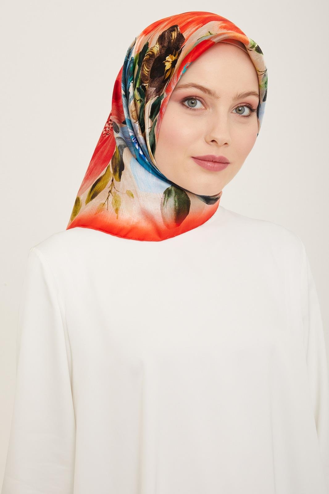 armine-mercan-indigo-cicek-desen-tivil-100d17 Armine Mercan - İndigo Çiçek Desen Tivil İpek Eşarp 9133 - 36 - Görsel 1