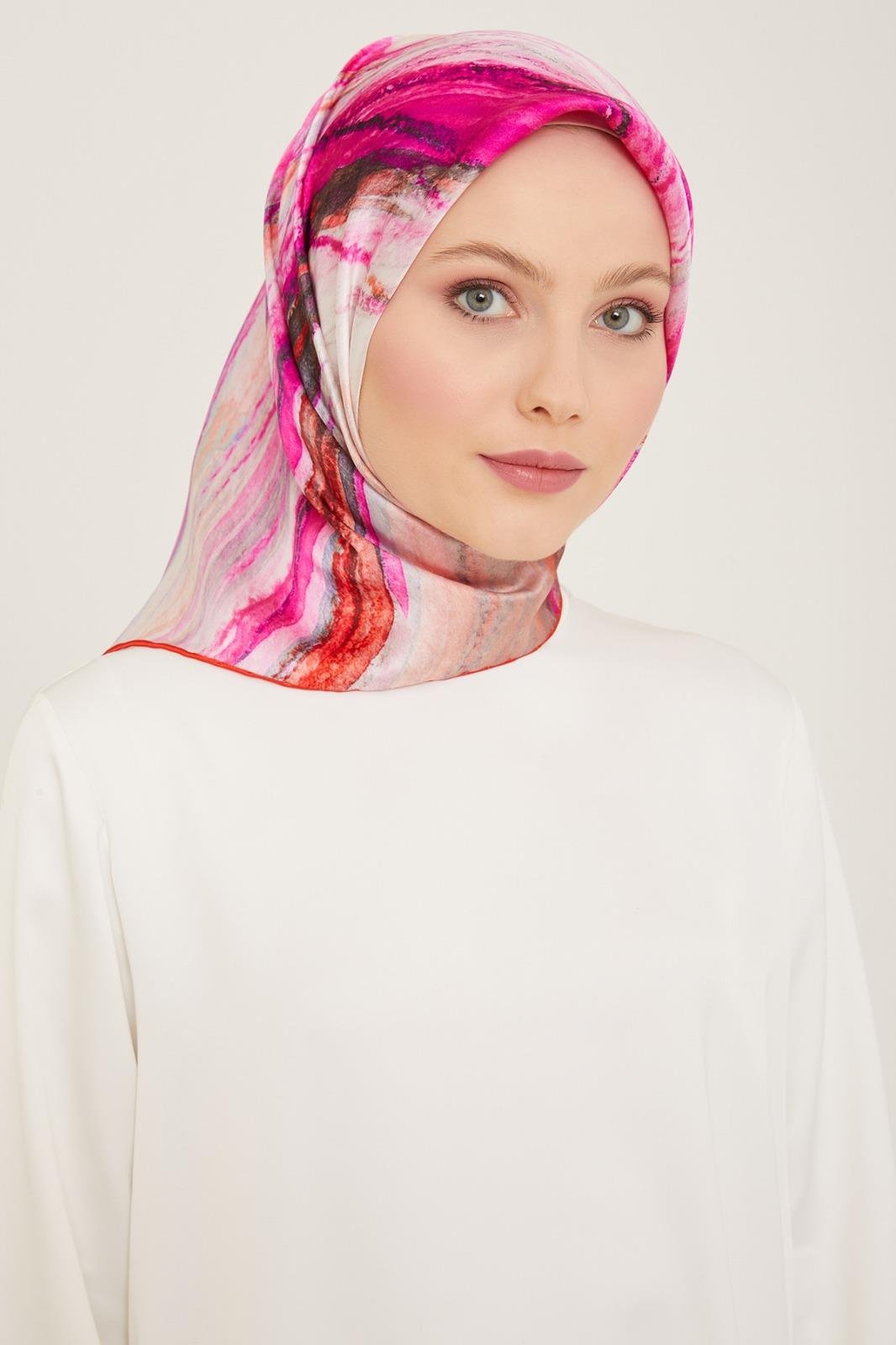 armine-mercan-mor-batik-desen-sura-ipe-9c-489 Armine Mercan - Mor Batik Desen Sura İpek Eşarp 9102 - 52 - Görsel 1