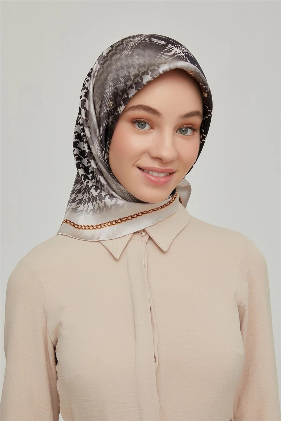 armine-nostalji-tivil-ipek-esarp-8612-4cf5- Armine Nostalji Tivil İpek Eşarp 8612 - 04 Siyah Karışık Desen - Görsel 1