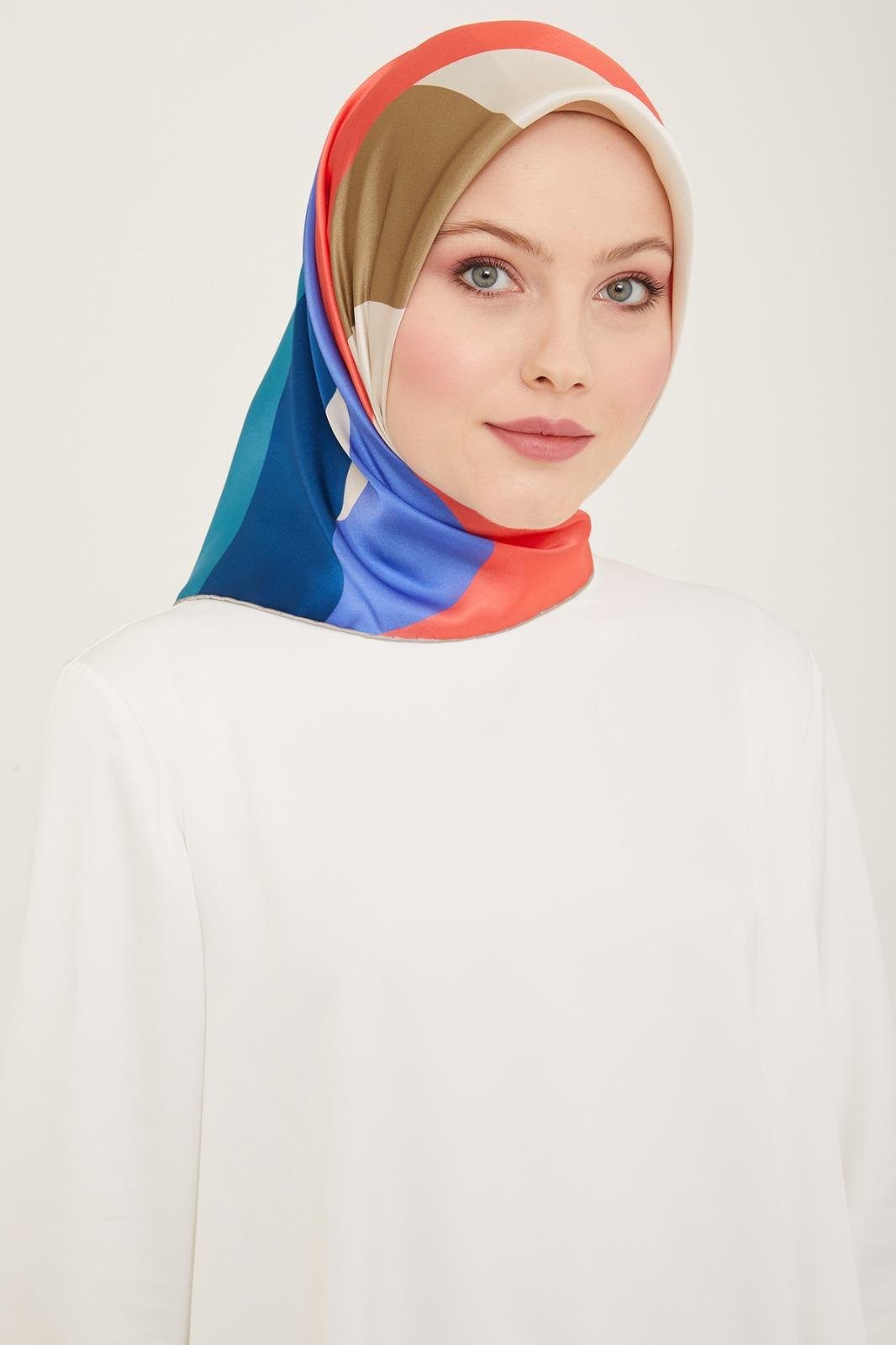 armine-pembe-mavi-dalga-desen-sura-ipe-63550- Armine Pembe - Mavi Dalga Desen Sura İpek Eşarp 9148 - 06 - Görsel 1