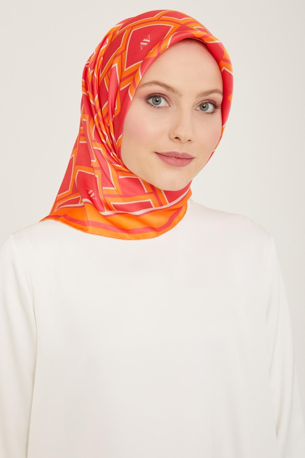 armine-pembe-turuncu-geometrik-desen-t-406a-9 Armine Pembe - Turuncu Geometrik Desen Tivil İpek Eşarp 9132 - 85 - Görsel 1
