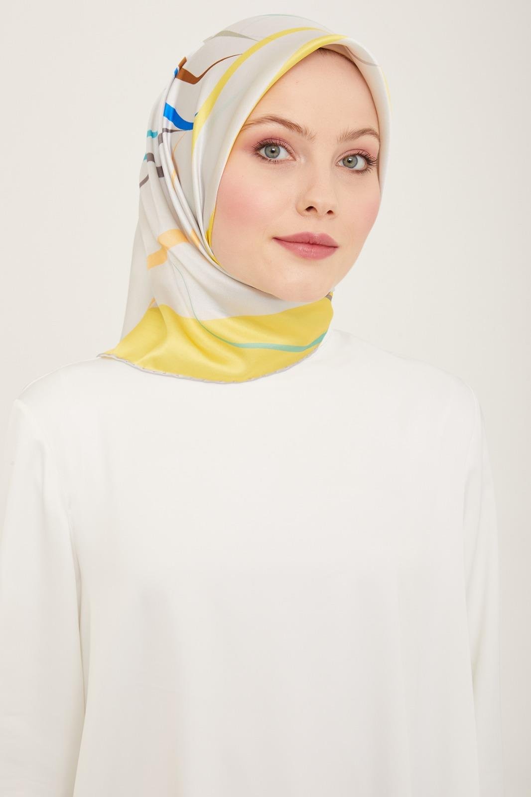 armine-sari-gri-dijital-cicek-desen-su-262c38 Armine Sarı - Gri Dijital Çiçek Desen Sura İpek Eşarp 9115 - 84 - Görsel 1