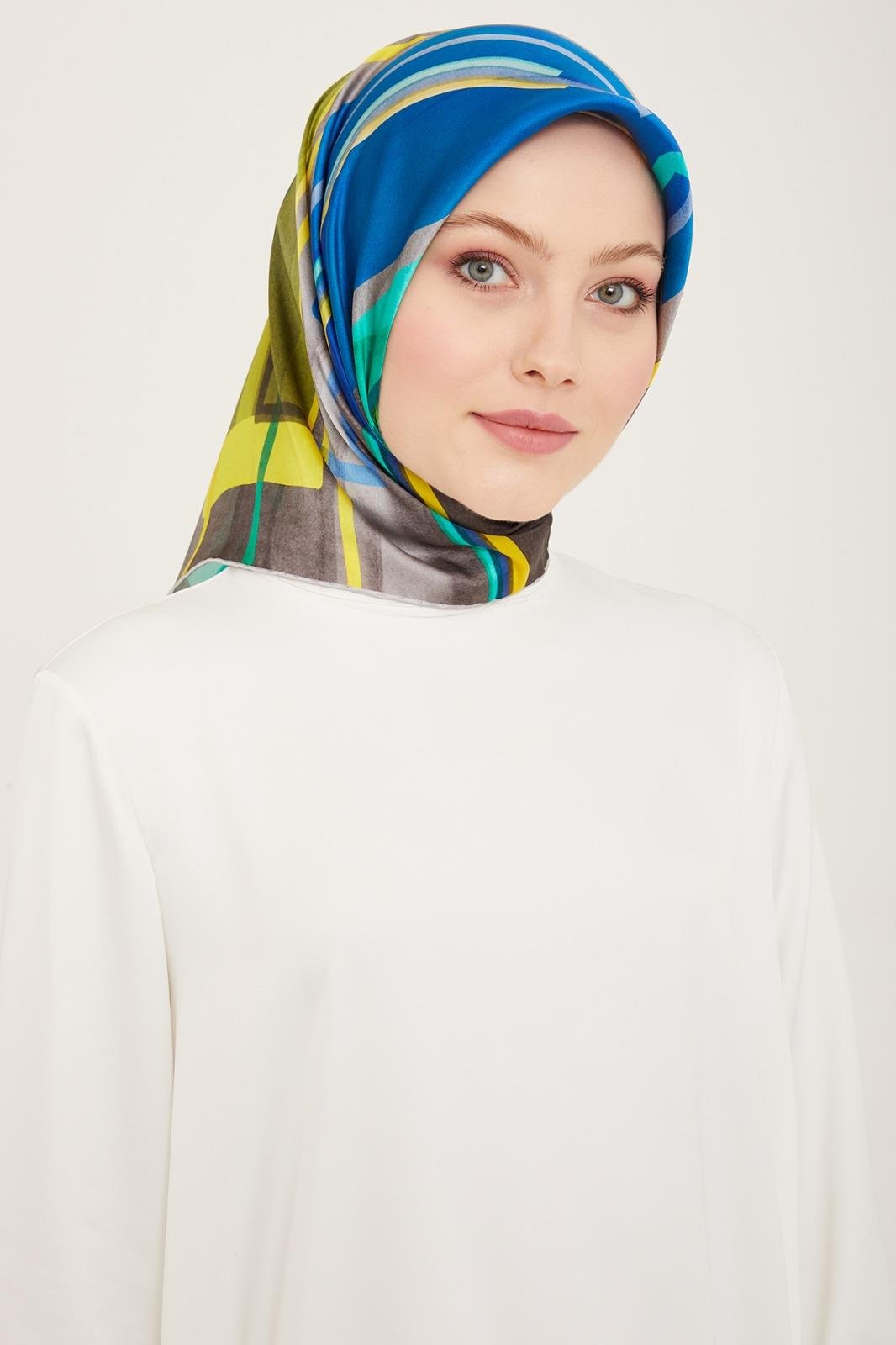 armine-siyah-karma-desen-sura-ipek-esa-60cf0a Armine Siyah Karma Desen Sura İpek Eşarp 9147 - 53 - Görsel 1