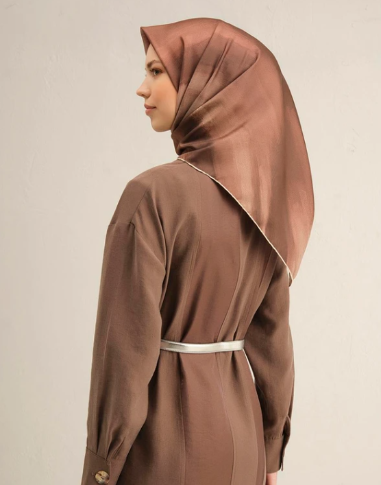 armine-sura-ipek-esarp-9308-36-kahvere-3cebf Armine Tivil İpek Eşarp 9308-36 Kahverengi Karışık Desen - Görsel 1