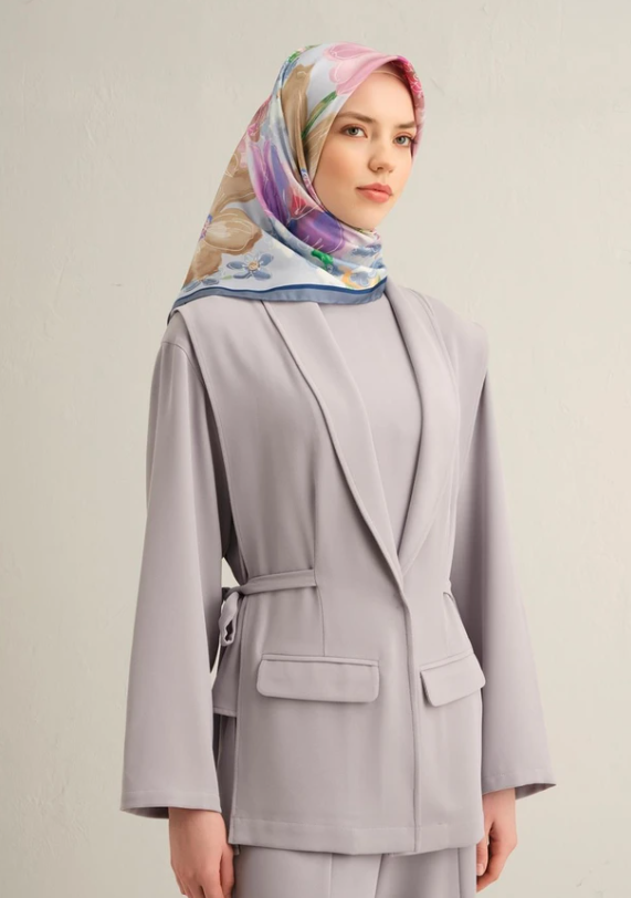 armine-sura-ipek-esarp-9318-31-mavi-ka-4b5e- Armine Sura İpek Eşarp 9318 - 31 Mavi Karışık Desen - Görsel 1