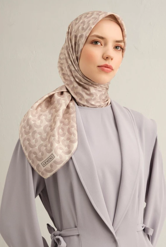 armine-sura-ipek-esarp-9321-83-gri-kar-8d792 Armine Tivil İpek Eşarp 9321 - 83 Gri Karışık Desen - Görsel 1