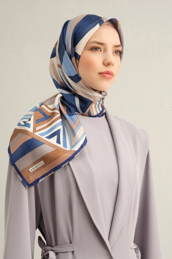 armine-sura-ipek-esarp-9336-82-mavi-ka-85817 Armine Tivil İpek Eşarp 9336 - 82 Mavi Karışık Desen - Görsel 1
