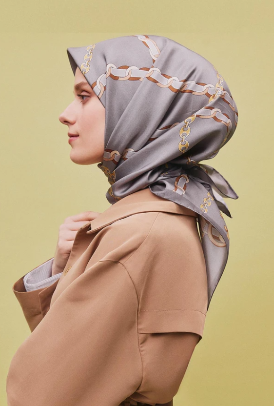 armine-sura-ipek-esarp-9346-34-gri-kar-8f255 Armine Tivil İpek Eşarp 9346 - 34 Gri Karışık Desen - Görsel 1