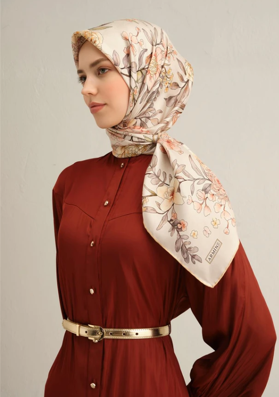armine-sura-ipek-esarp-9347-02-krem-ka-3fe9d- Armine Sura İpek Eşarp 9347 - 02 Krem Karışık Desen - Görsel 1
