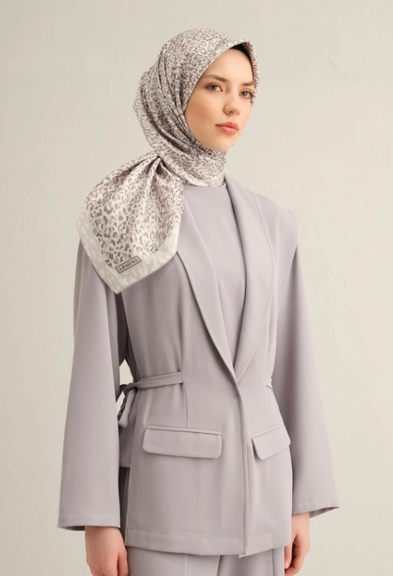 armine-sura-ipek-esarp-9352-83-gri-kar-f97b6 Armine Tivil İpek Eşarp 9352 - 83 Gri Karışık Desen - Görsel 1