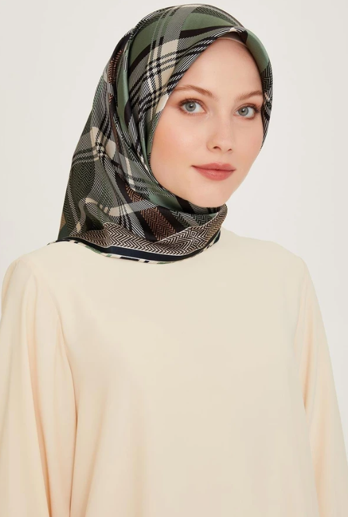 armine-tivil-ipek-esarp-9223-36-siyah-605df5 Armine Tivil İpek Eşarp 9223 - 36 Siyah Karışık Desen - Görsel 1