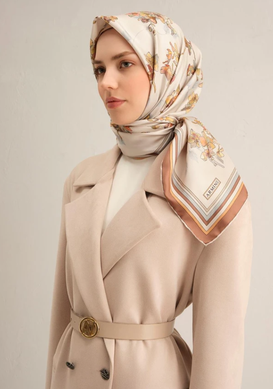 armine-tivil-ipek-esarp-9316-81-gri-ka-f1db2 Armine Sura İpek Eşarp 9316 - 81 Gri Karışık Desen - Görsel 1