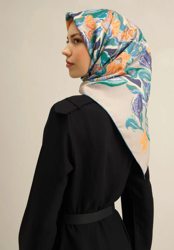 armine-tivil-ipek-esarp-9332-81-mavi-k-9870 Armine Sura İpek Eşarp 9332 - 81 Mavi Karışık Desen - Görsel 1