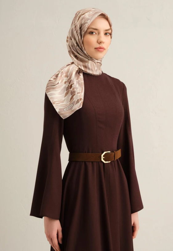 armine-tivil-ipek-esarp-9335-88-krem-k-05794 Armine Sura İpek Eşarp 9335 - 88 Krem Karışık Desen - Görsel 1