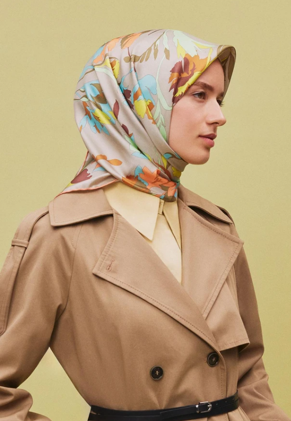 armine-tivil-ipek-esarp-9342-02-acik-y-a0805 Armine Sura İpek Eşarp 9342 - 02 Açık Yeşil Karışık Desen - Görsel 1