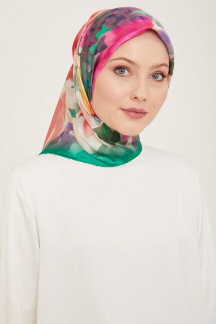 Armine Yeşil Batik Çiçek Desenli Sura İpek Eşarp 9103 - 81