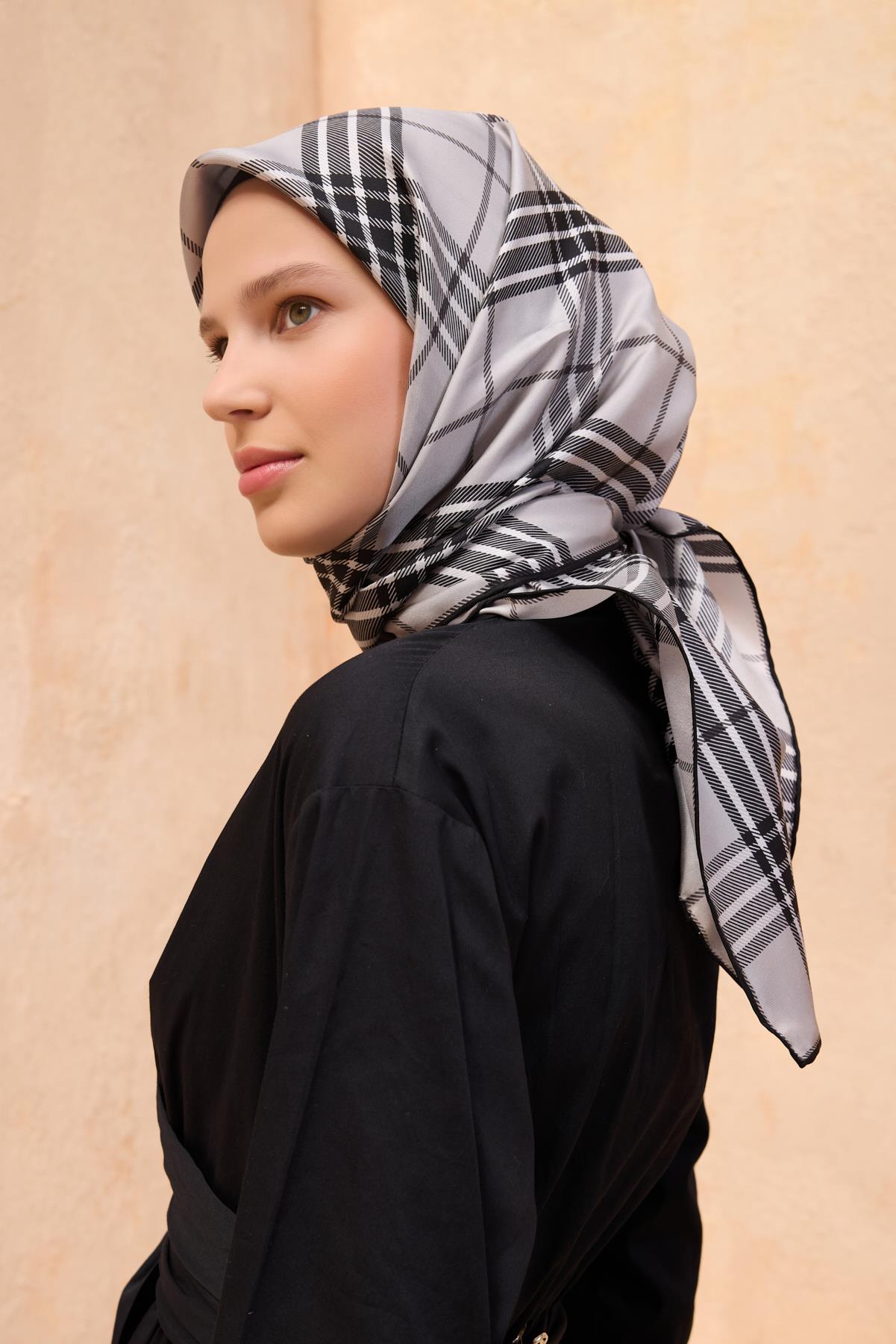 belli-tivil-ipek-esarp-4122-03-gri-kar-88-4d4 Belli Tivil İpek Eşarp 4122 - 03 Gri Karışık Desen - Görsel 1