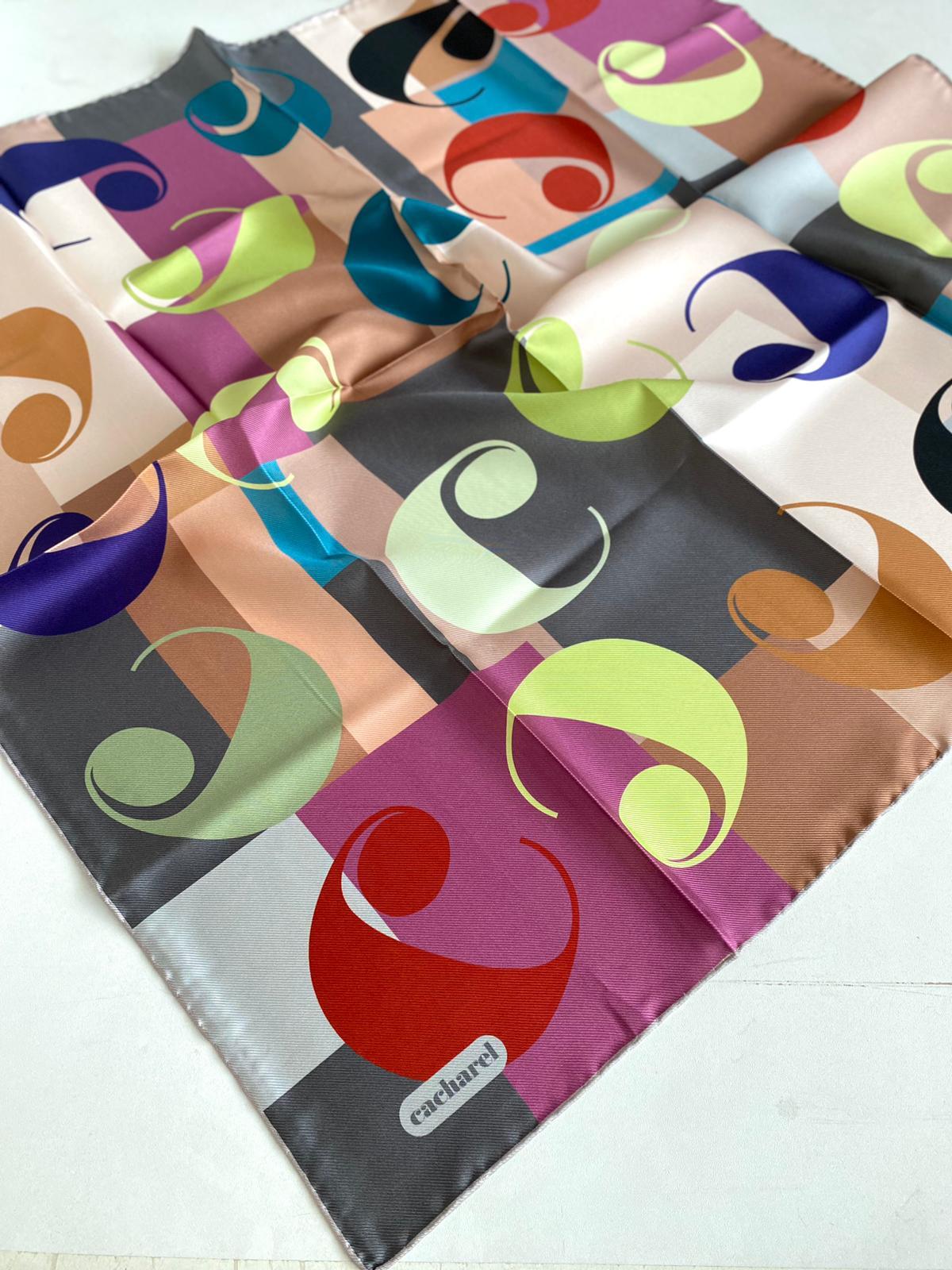 cacharel-tivil-ipek-esarp-44417-tas-re-46e5- Cacharel Tivil İpek Eşarp 44417 Taş Rengi Karışık Desen - Görsel 1