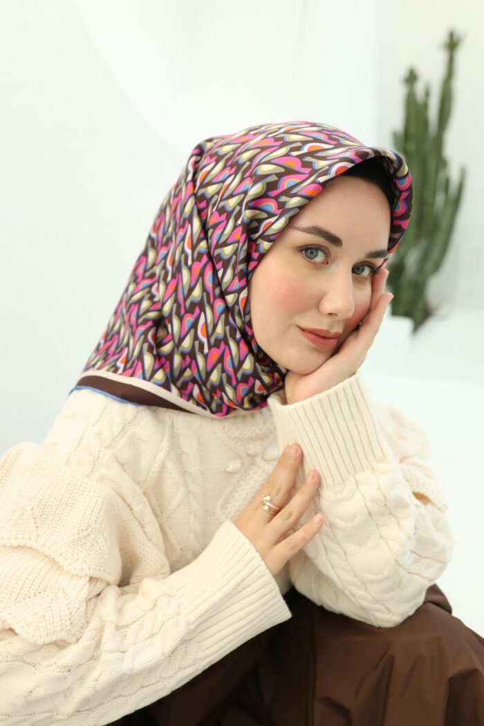 Silk Home Acı Kahve-Mavi Geometrik Desenli Tivil İpek Eşarp 11413-23 - Görsel 1