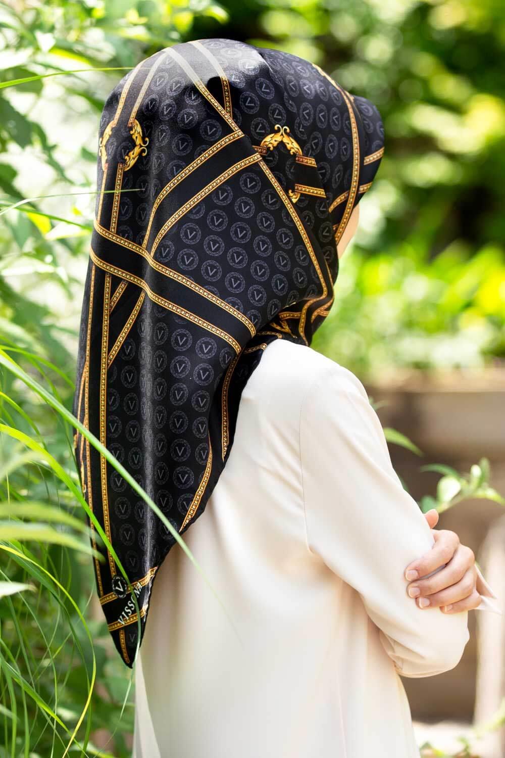 vissona-siyah-karma-desen-tivil-ipek-e-4d-47b Vissona Siyah Karma Desen Tivil İpek Eşarp 10653 - 0001 - 0001 - Görsel 1