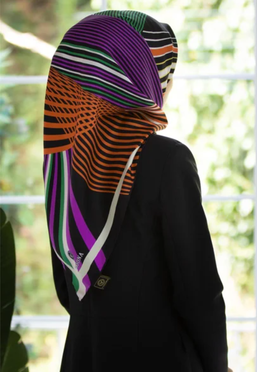 vissona-tivil-ipek-esarp-51837-5-0013-ee6-47 Vissona Tivil İpek Eşarp 51837 - 5 - 0013 - 0025 Siyah Karışık Desen - Görsel 1