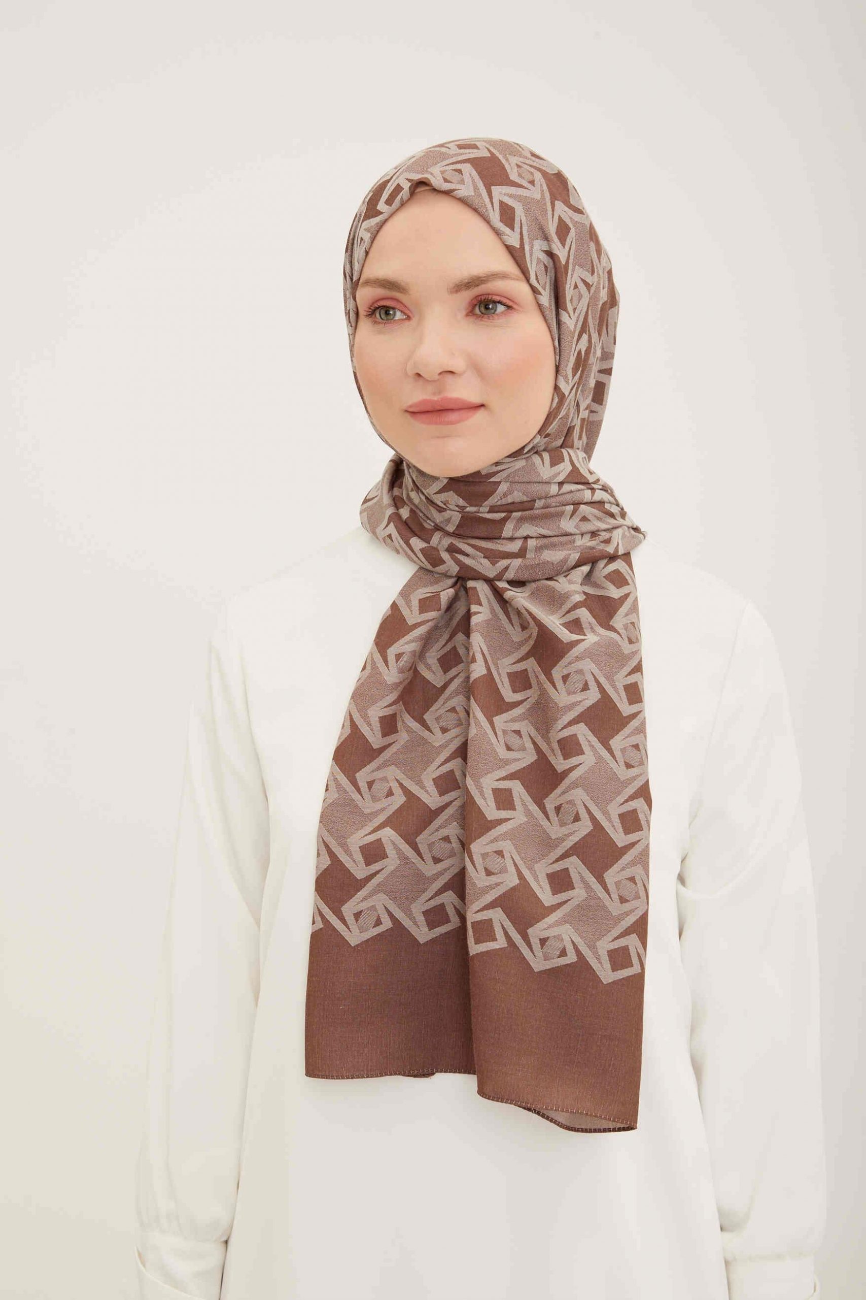 armine-trend-akasya-sal-kahve-desenli-37aa4 Armine Trend Akasya Şal Kahve Desenli 4 - 23033 - Görsel 1