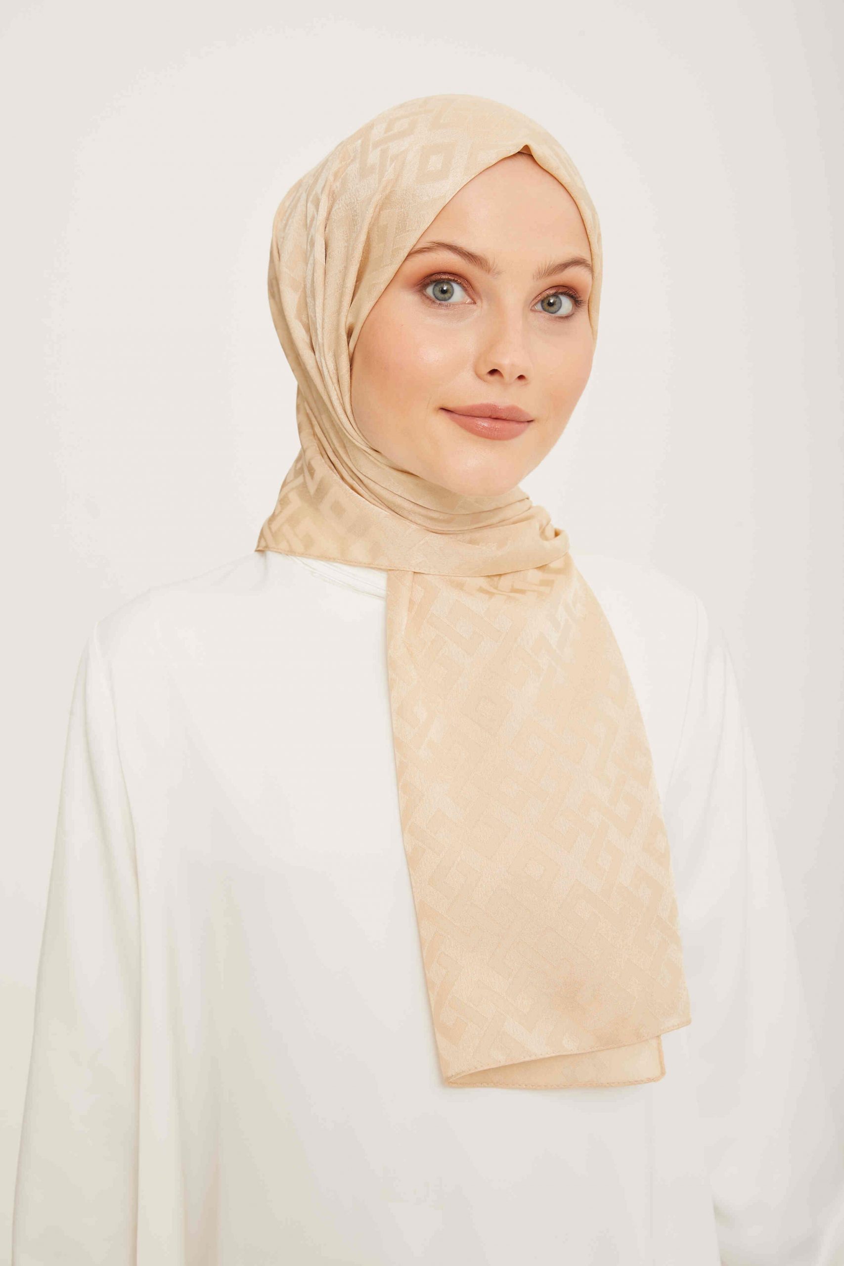 armine-trend-jan-jan-koyu-krem-geometr-0f-b91 Armine Trend Jan Jan Koyu Krem Geometrik Desen Jakar Şal 5 - 3129 - Görsel 1