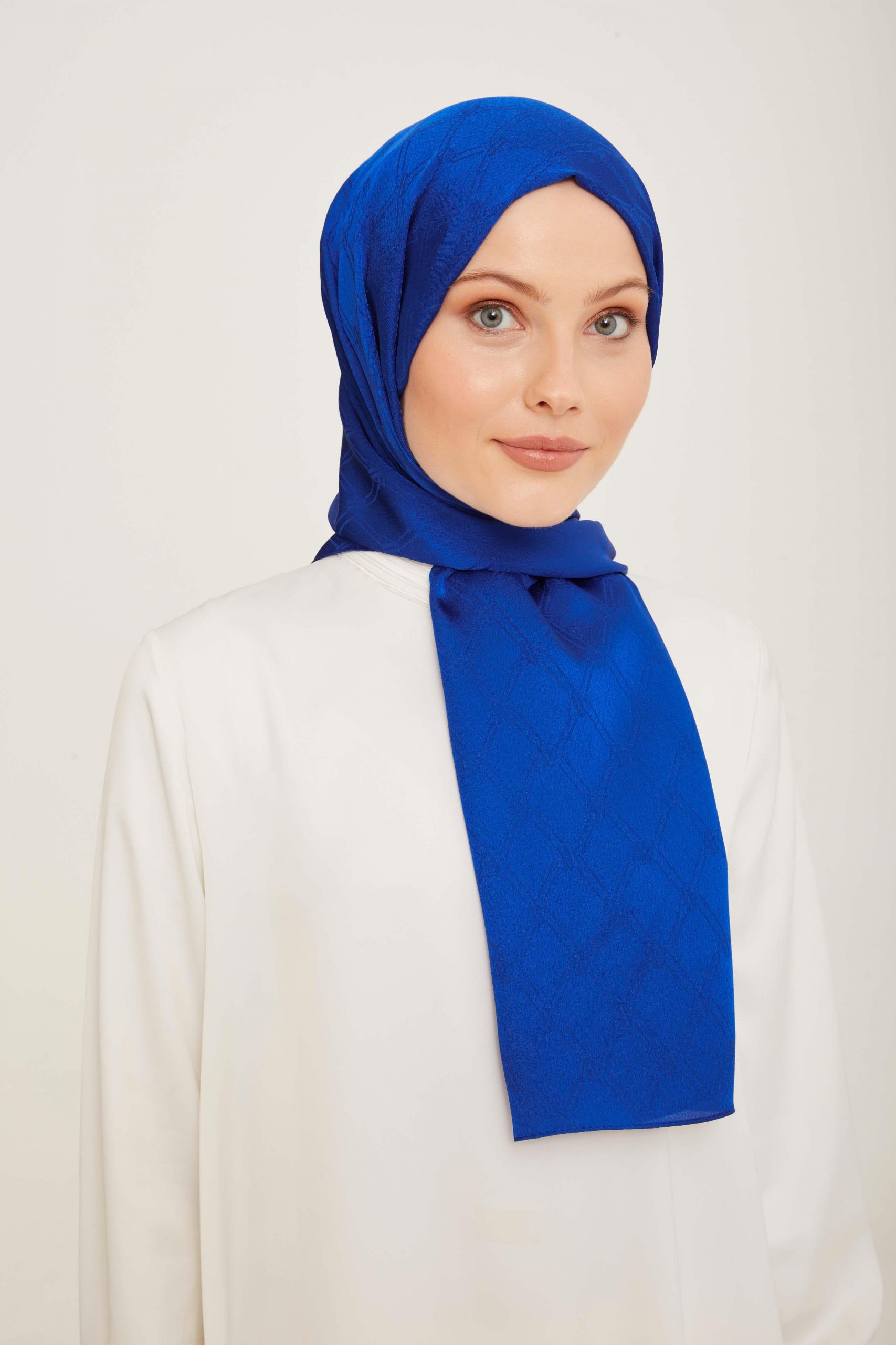 armine-trend-jan-jan-mavi-monogram-des-1-8861 Armine Trend Jan Jan Mavi Monogram Desenli Jakar Şal 6-21183 - Görsel 1