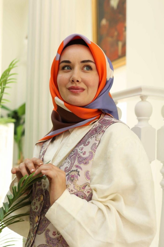 Silk Home Kahve Desenli Tivil İpek Eşarp 11400-09 - Görsel 1