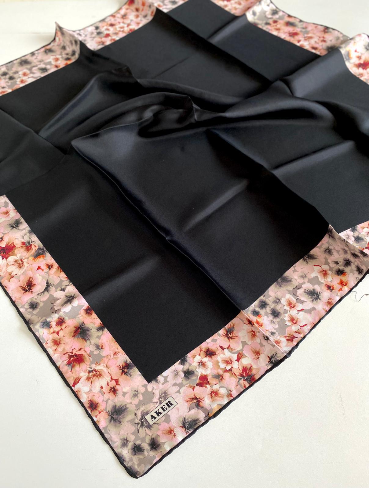 aker-tivil-ipek-esarp-8696713-911-4746-e024- Aker Tivil İpek Eşarp 8696713 - 911 47461 Siyah Çiçek Desen - Görsel 1