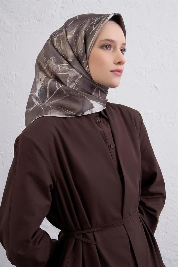 armine-sura-saf-ipek-esarp-9406-85-viz-5b1-48 Armine Sura Saf İpek Eşarp 9406 - 85 Vizon Karışık Desen - Görsel 1