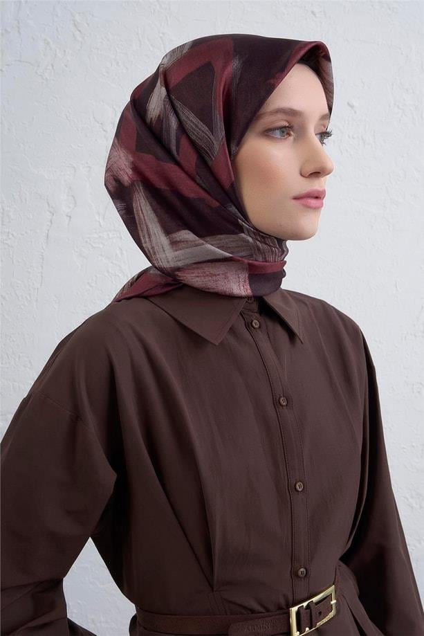 armine-sura-saf-ipek-esarp-9413-81-bor-5103fa Armine Sura Saf İpek Eşarp 9413 - 81 Bordo Karışık Desen - Görsel 1