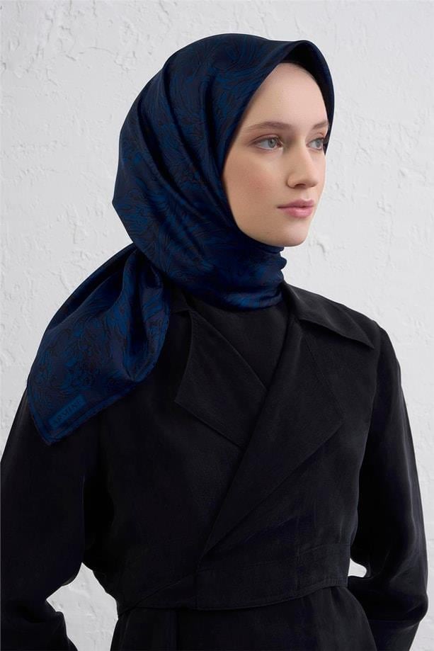 armine-tivil-saf-ipek-esarp-9431-03-ma-53fd- Armine Tivil Saf İpek Eşarp 9431 - 03 Mavi Karışık Desen - Görsel 1