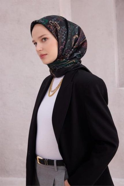 Belli Tivil Saf İpek Eşarp 4207 - 34 Siyah Çiçek Desen