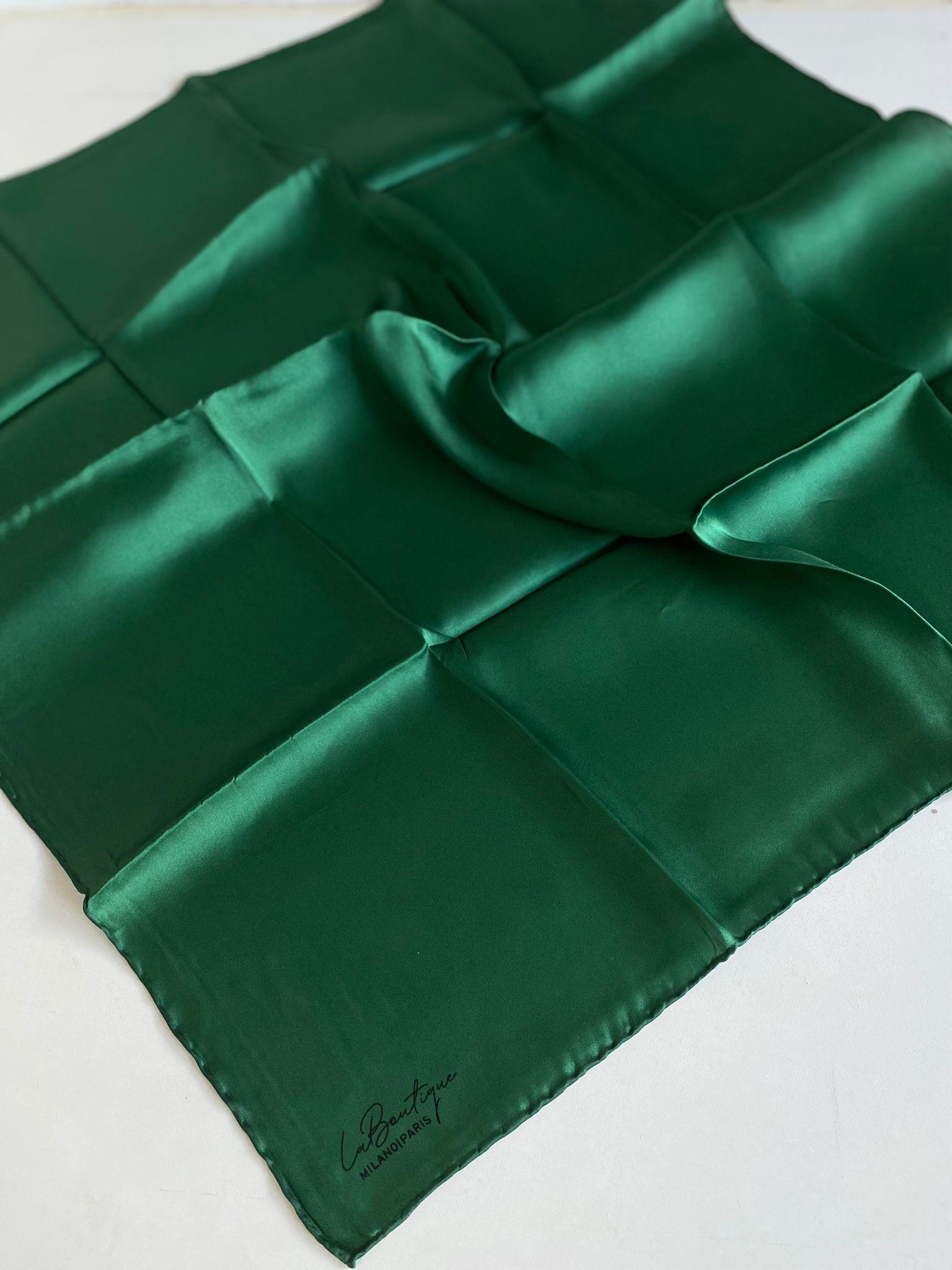 la-boutique-az-hatali-sura-saf-ipek-es-7859f4 La Boutique Az Hatalı Sura Saf İpek Eşarp 51001 Yeşil - Görsel 1