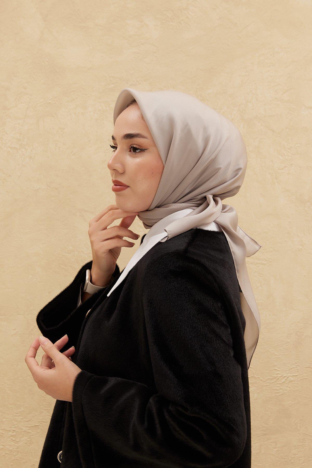 silkhome-shiny-bej-isiltili-esarp-3275-828-bb Silkhome Shiny Bej Işıltılı Eşarp 32755 - Görsel 1