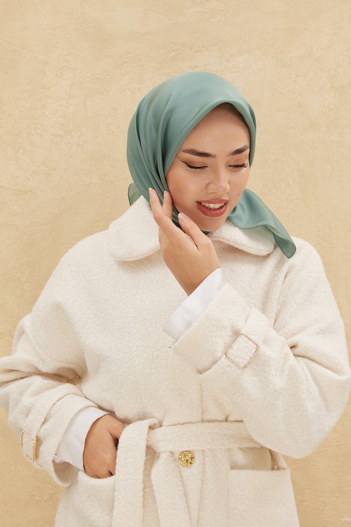 silkhome-shiny-mint-isiltili-esarp-327-8f40- Silkhome Shiny Mint Işıltılı Eşarp 32740 - Görsel 1