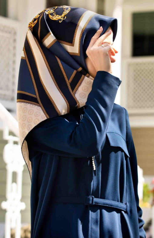 vissona-tivil-ipek-esarp-10667-8-0033-4a97- Vissona Tivil İpek Eşarp 10667 - 8 - 0033 - 0031 Lacivert Karışık Desen - Görsel 1