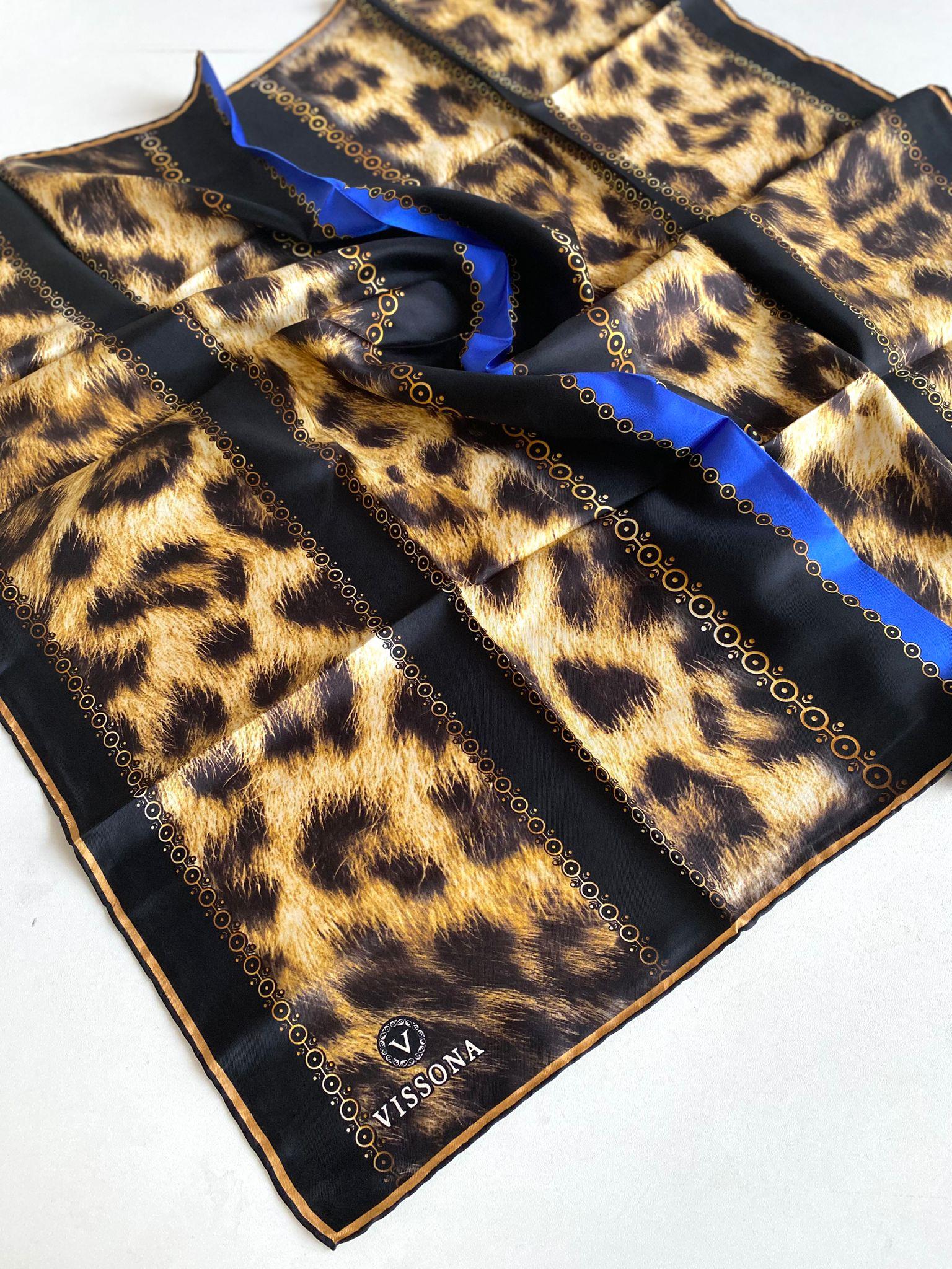 vissona-twill-silk-scarf-17565-0032-00-82cf- Vissona Twill İpek Eşarp 17565 - 0032 - 0001 Saks Siyah Leopar Desen - Görsel 1