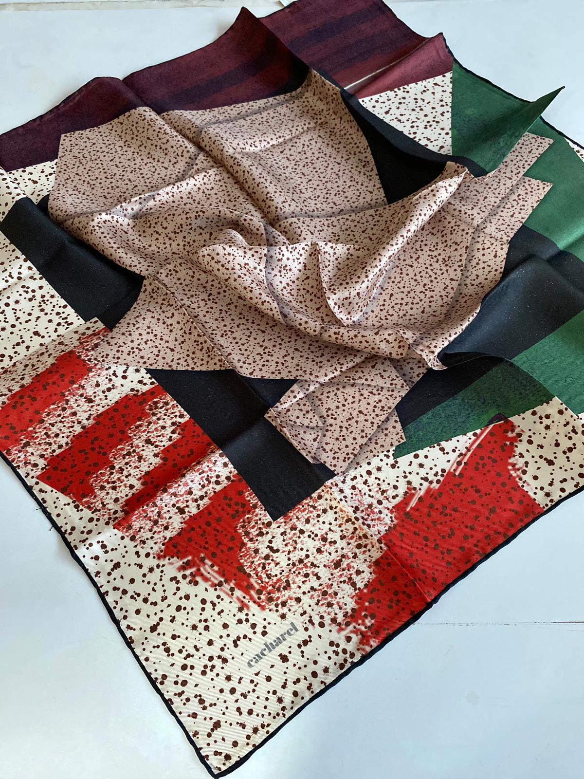 cacharel-defolu-tivil-ipek-esarp-41955-491f- Cacharel Defolu Tivil İpek Eşarp 41955 Krem Karışık Desen - Görsel 1